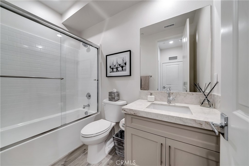 MLS #OC25099202 image #25