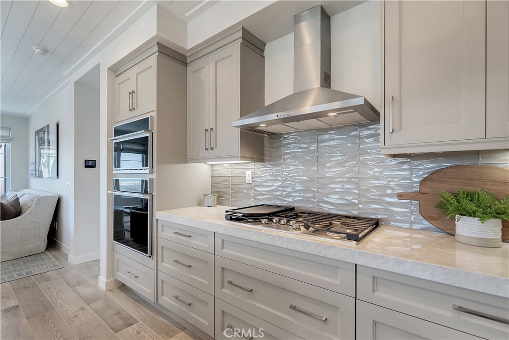 MLS #OC25099202 image #9