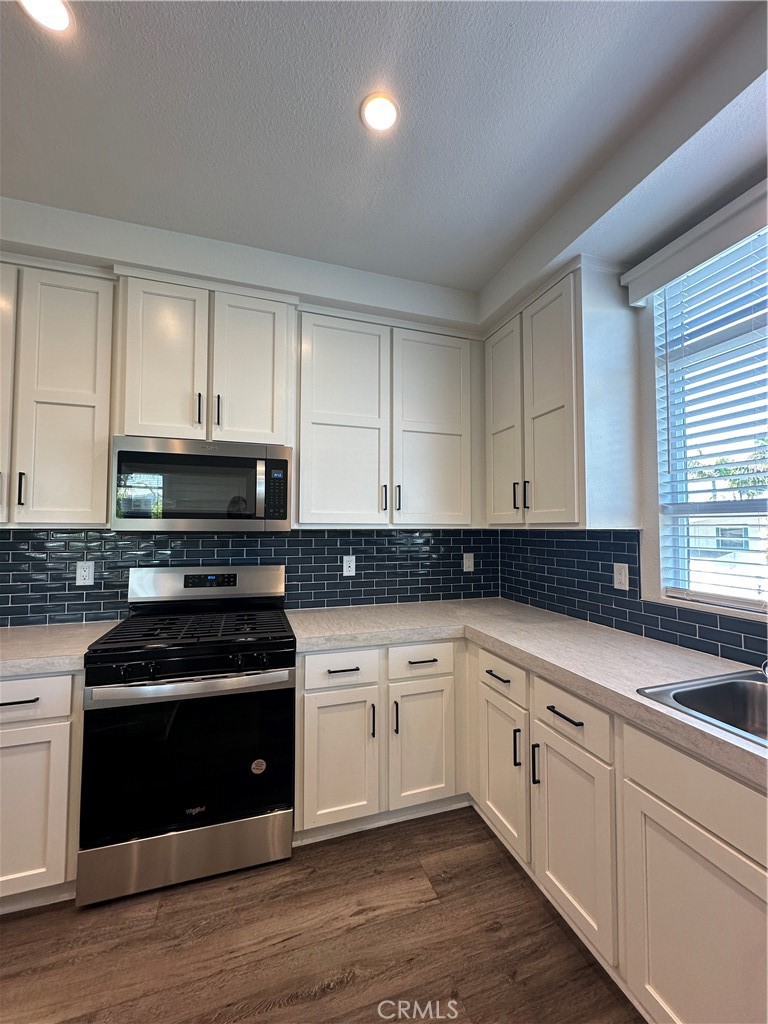 MLS #OC25100305 image #10