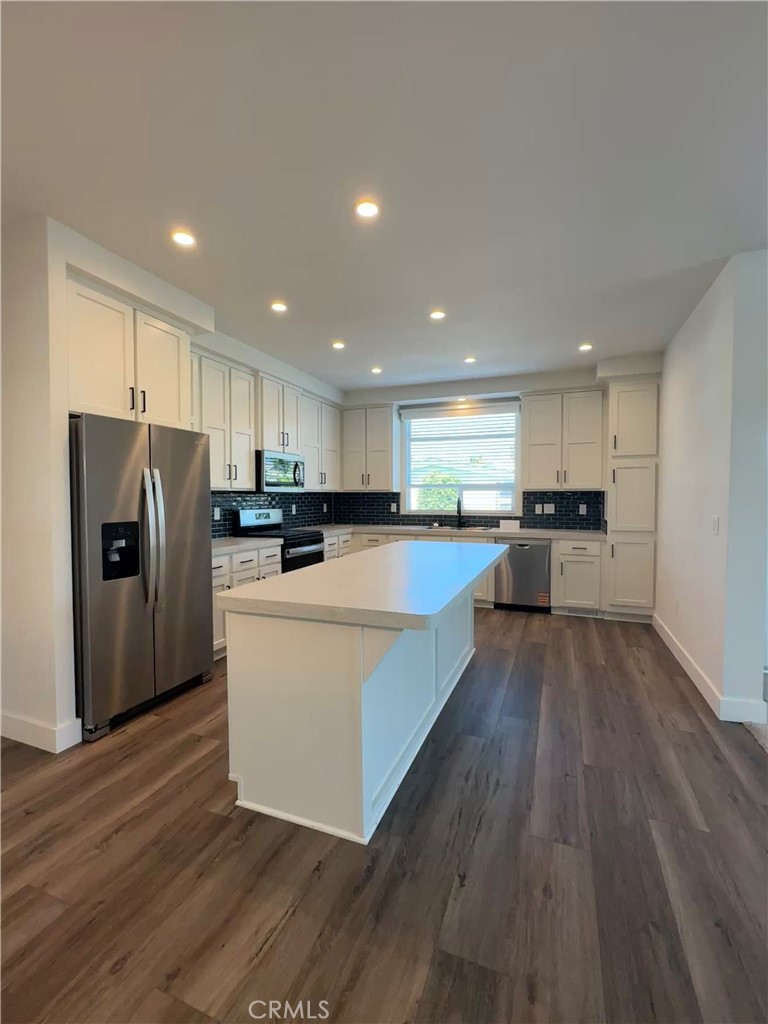 MLS #OC25100305 image #13