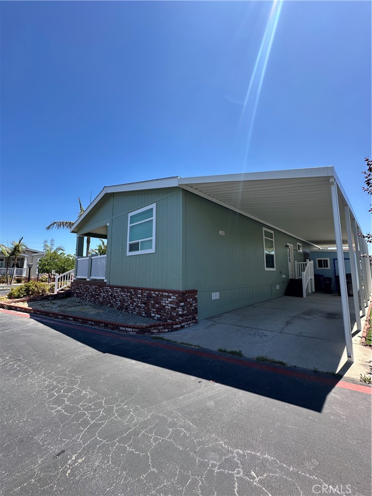 MLS #OC25100305 image #2