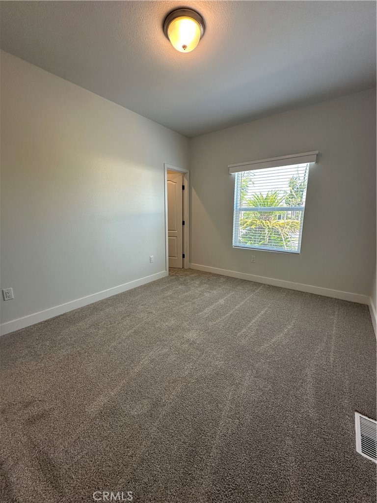 MLS #OC25100305 image #23