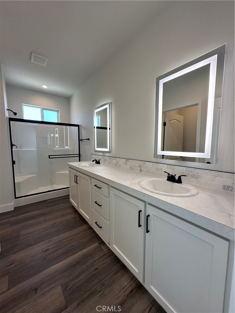 MLS #OC25100305 image #28