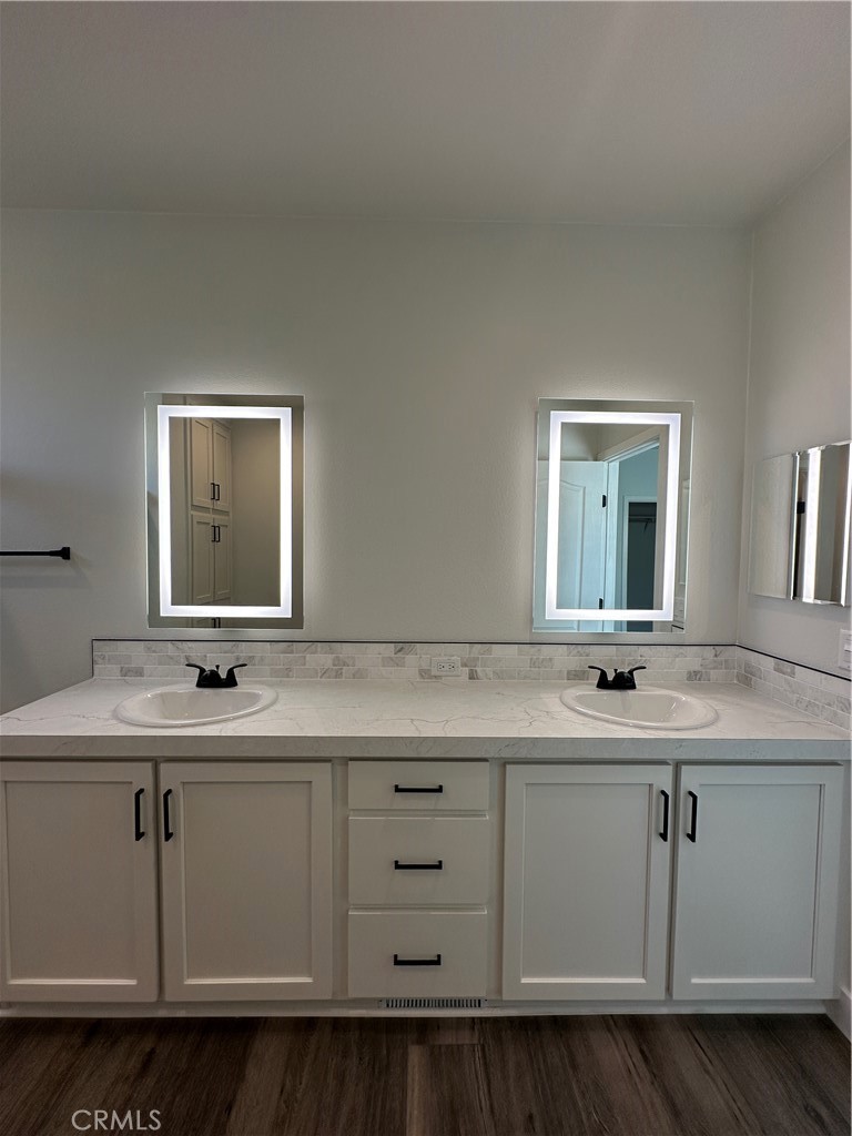 MLS #OC25100305 image #34