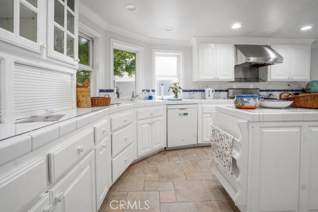 MLS #OC25100375 image #37