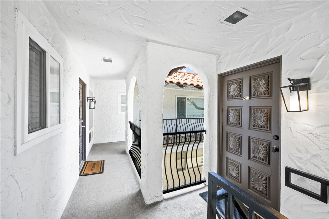 MLS #OC25100622 image #12