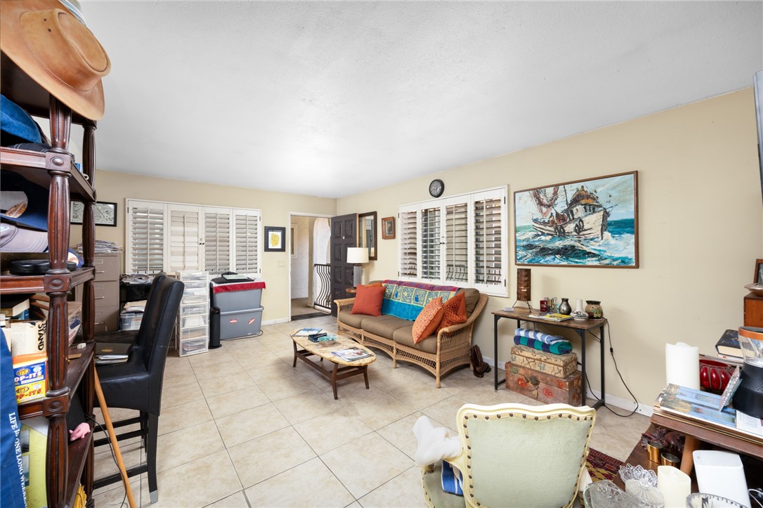 MLS #OC25100622 image #14