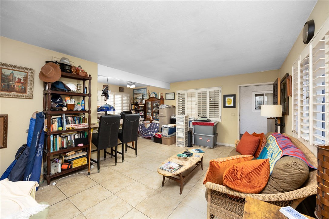 MLS #OC25100622 image #15