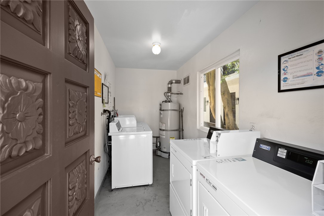 MLS #OC25100622 image #17