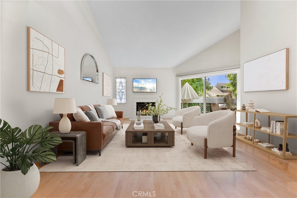 MLS #OC25101060 image #0