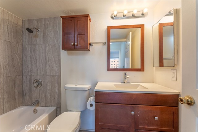 MLS #OC25101101 image #14