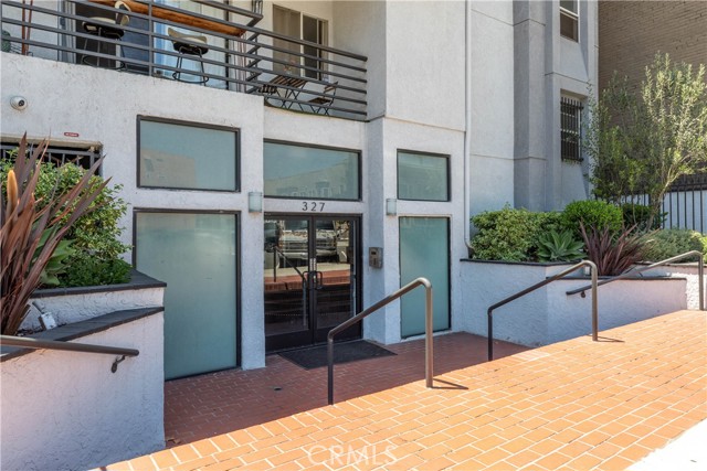 MLS #OC25101101 image #2