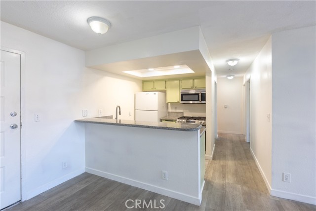 MLS #OC25101101 image #6
