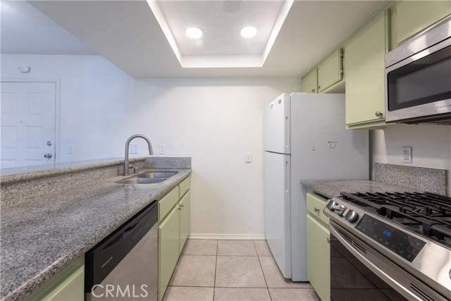 MLS #OC25101101 image #9