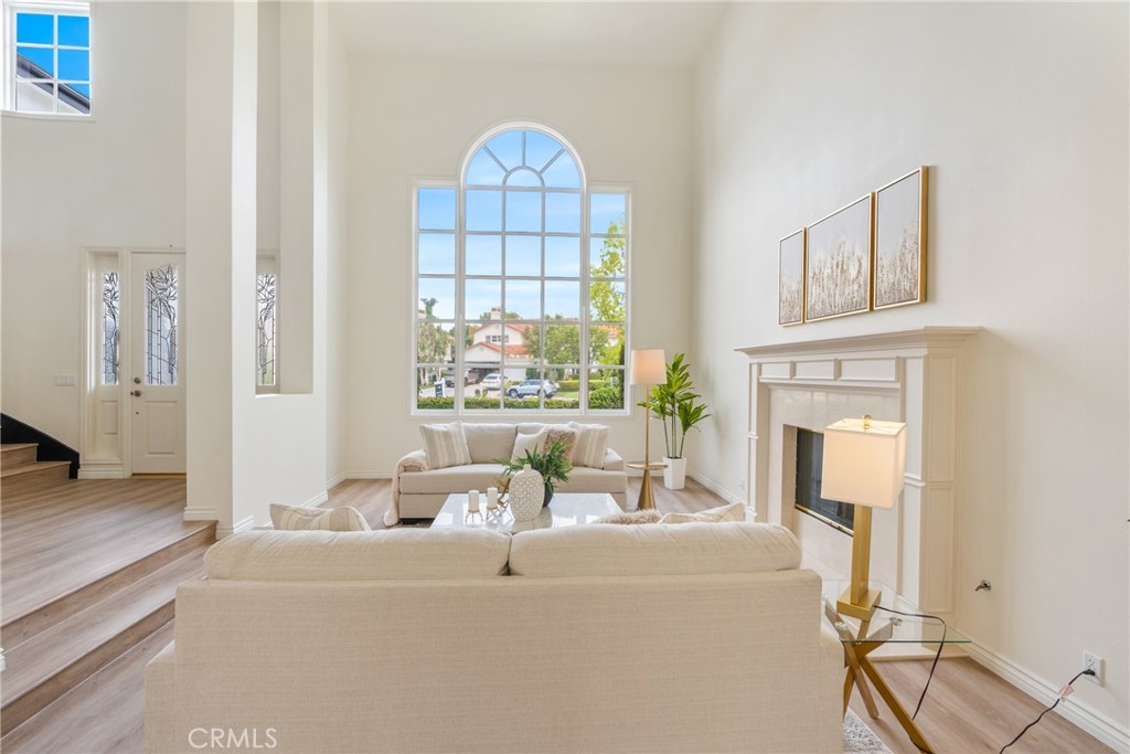 MLS #OC25101826 image #11