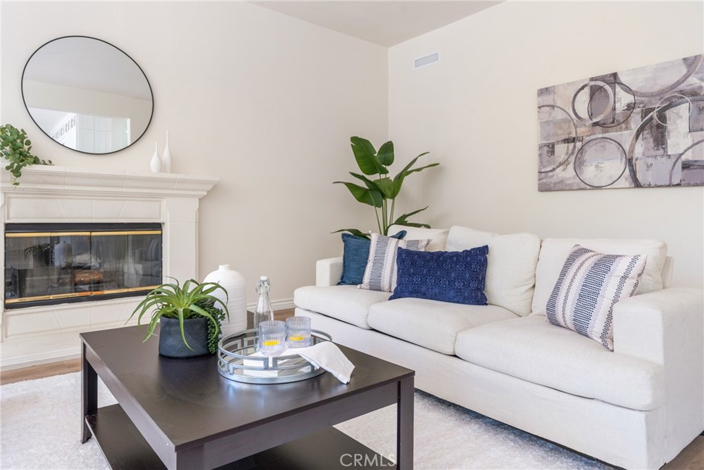 MLS #OC25101826 image #28