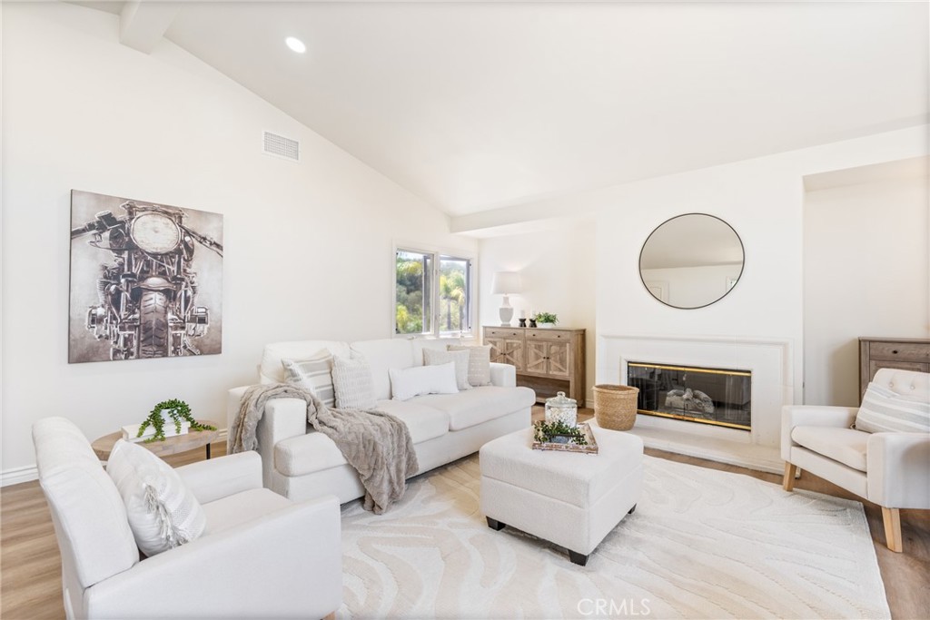 MLS #OC25101826 image #36