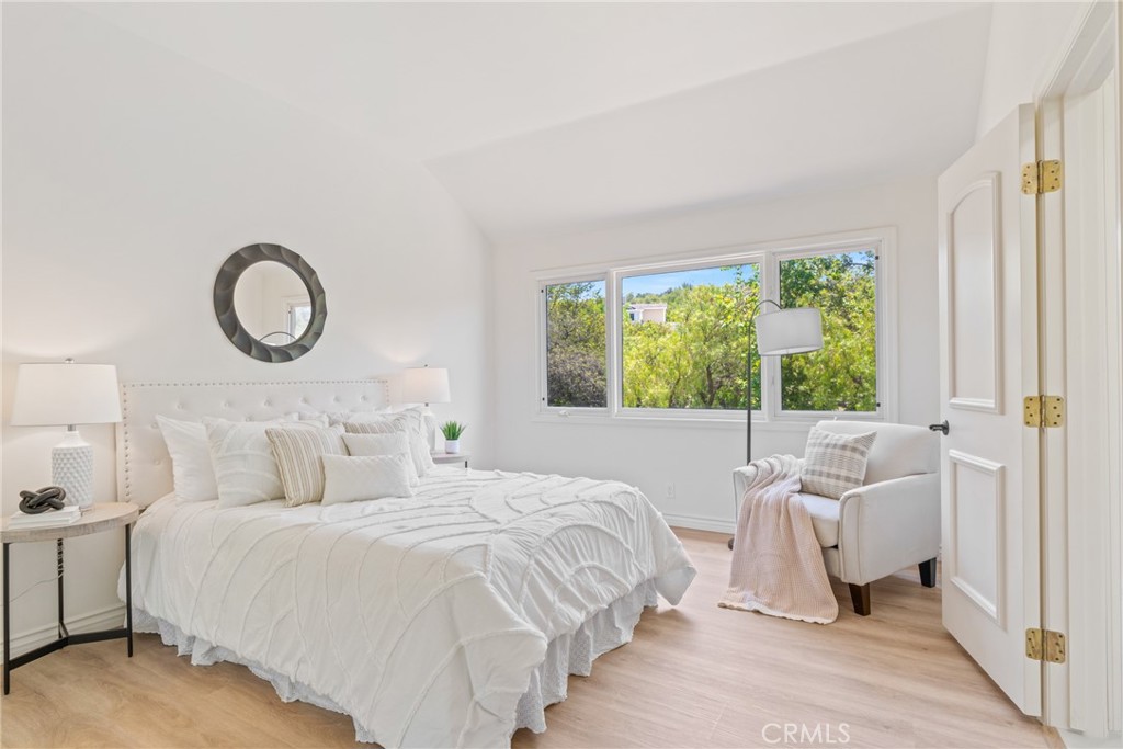 MLS #OC25101826 image #42