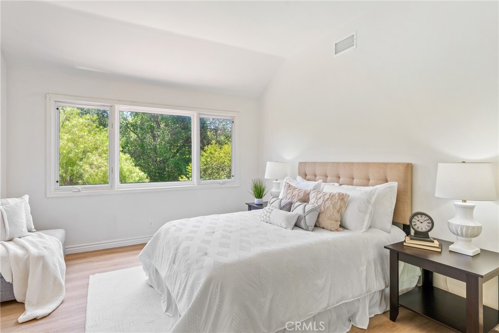 MLS #OC25101826 image #43