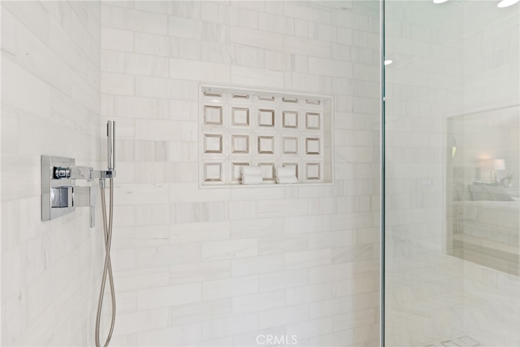 MLS #OC25101826 image #50