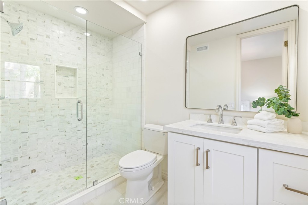 MLS #OC25101826 image #52