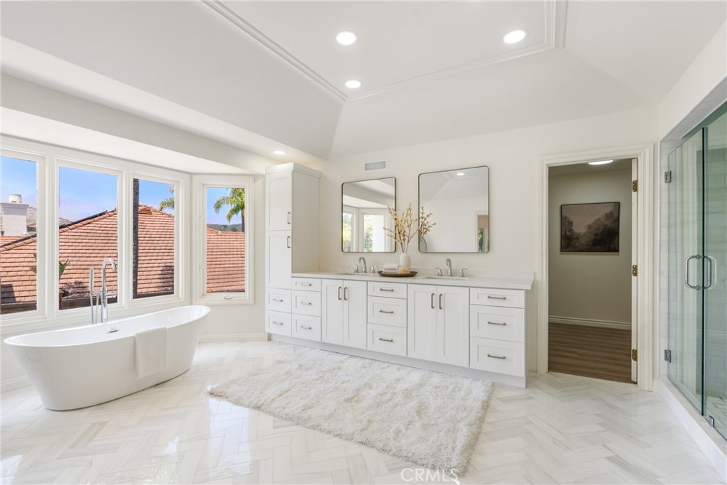 MLS #OC25101826 image #59