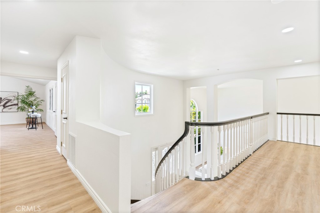 MLS #OC25101826 image #8