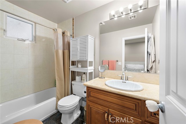 MLS #OC25102720 image #24