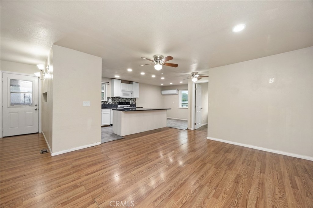 MLS #OC25103342 image #11