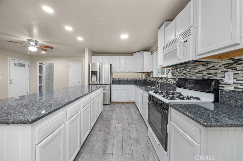 MLS #OC25103342 image #2