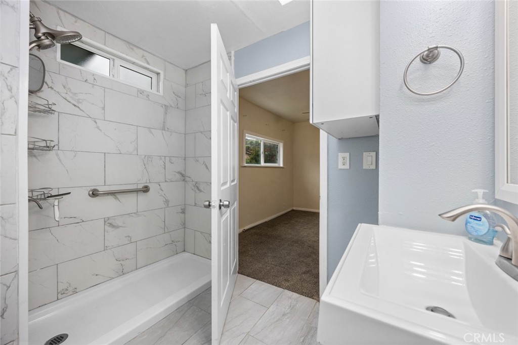 MLS #OC25103342 image #21