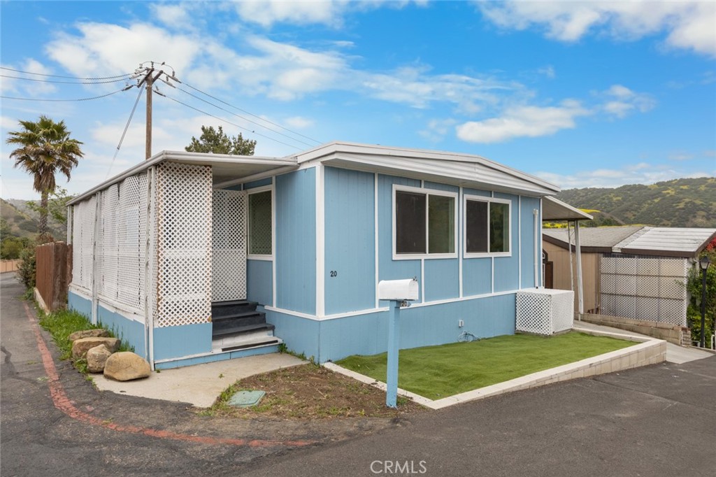 MLS #OC25103342 image #3