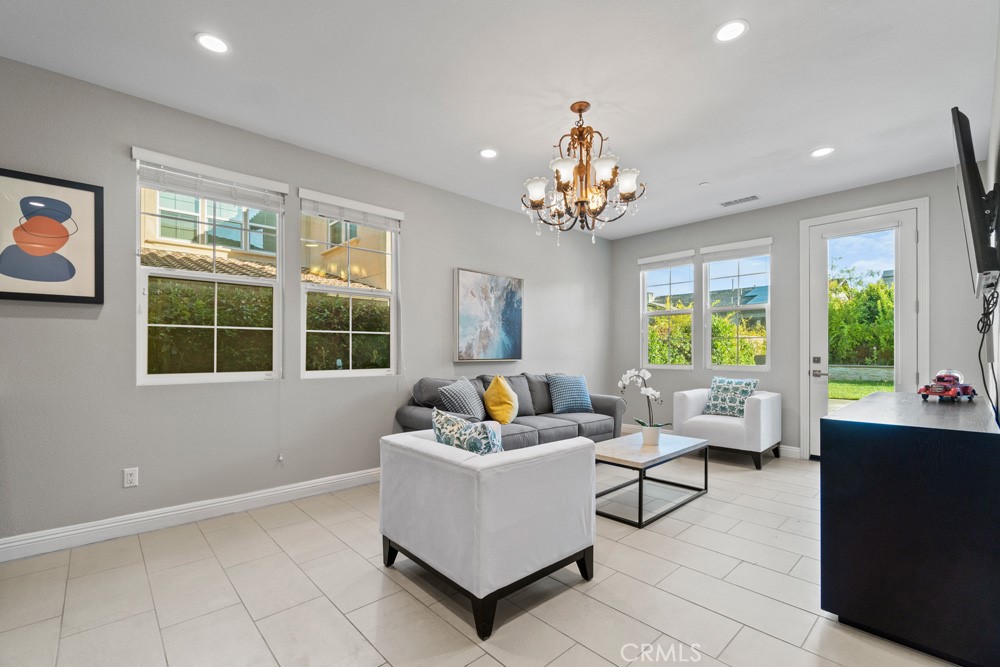 MLS #OC25103472 image #16