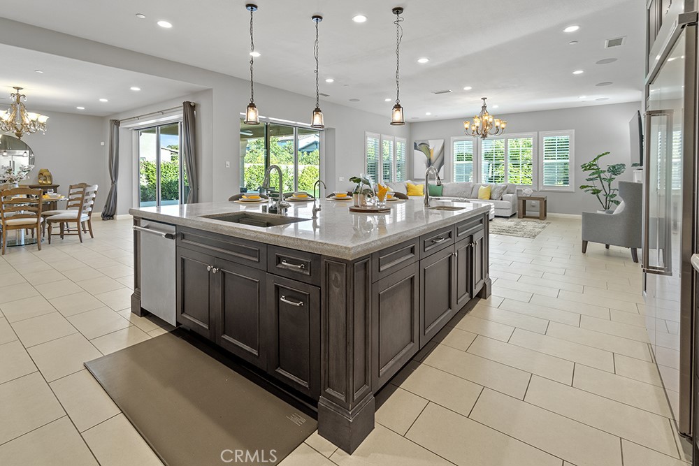 MLS #OC25103472 image #2