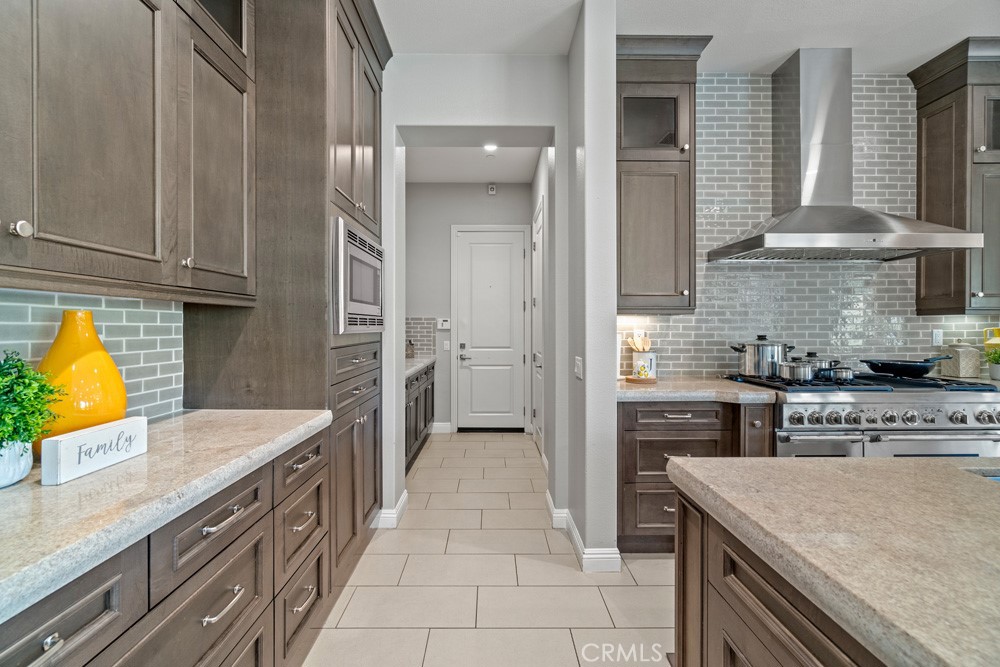 MLS #OC25103472 image #23