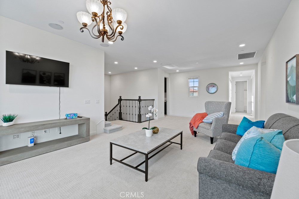 MLS #OC25103472 image #29