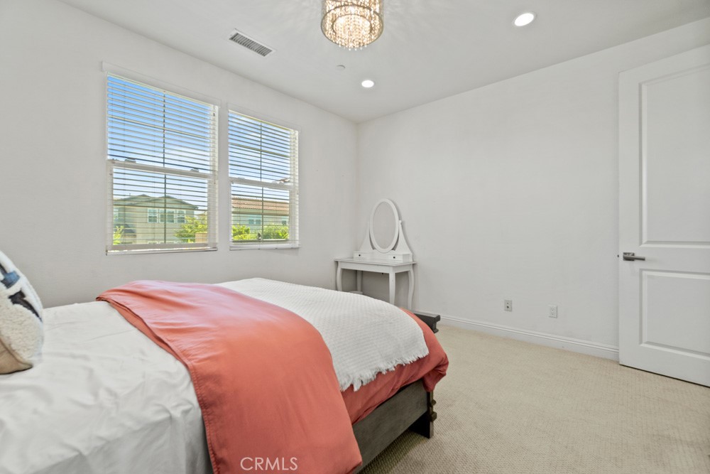 MLS #OC25103472 image #43