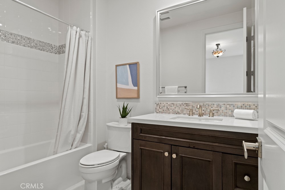 MLS #OC25103472 image #47