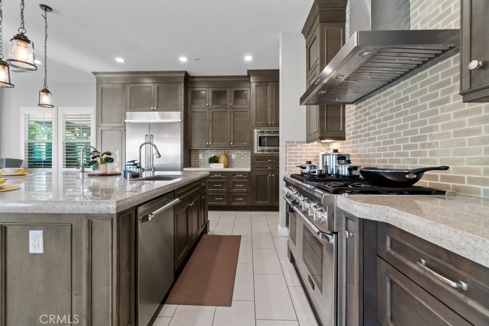 MLS #OC25103472 image #6