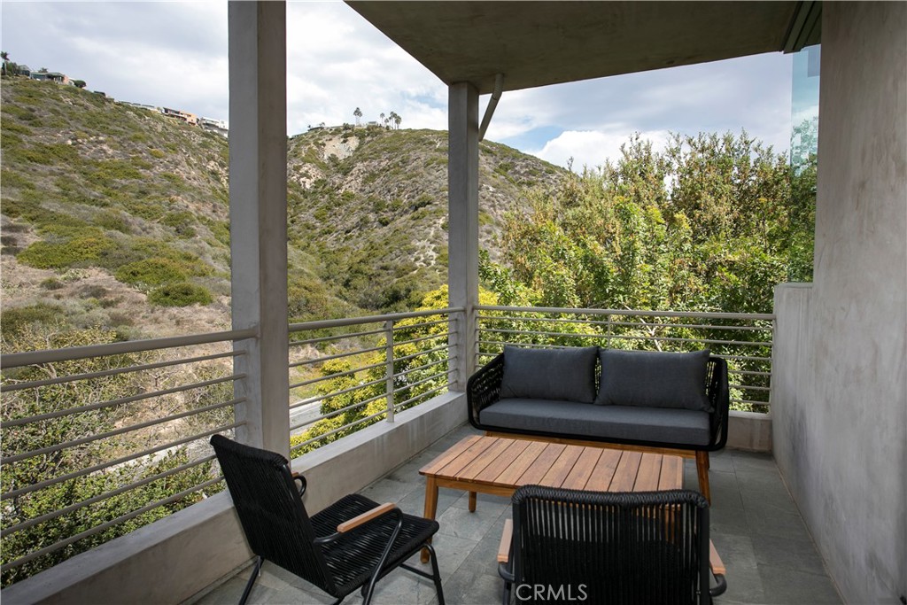 MLS #OC25103843 image #11