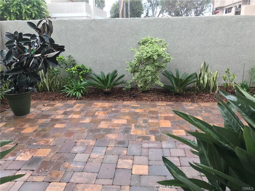 MLS #OC25104065 image #25