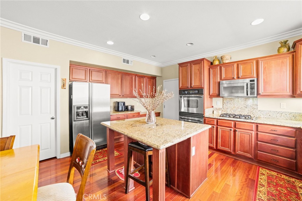 MLS #OC25104313 image #15