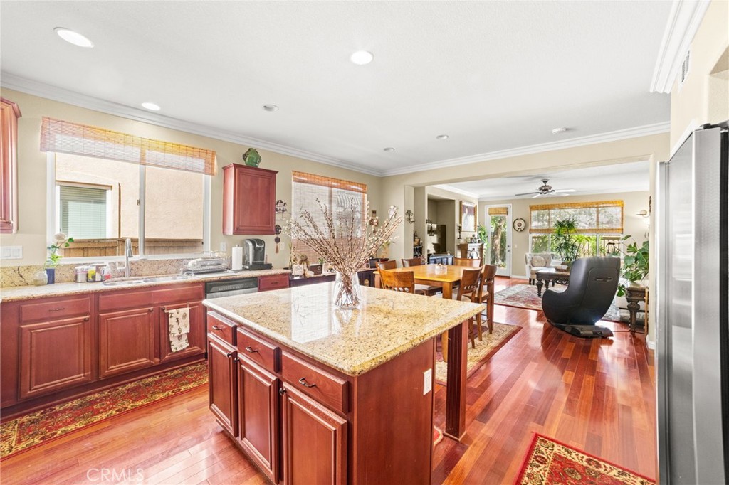 MLS #OC25104313 image #17