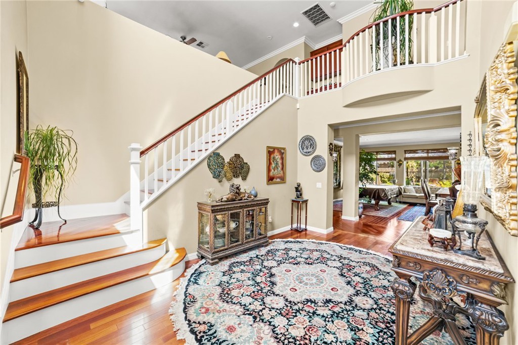 MLS #OC25104313 image #3