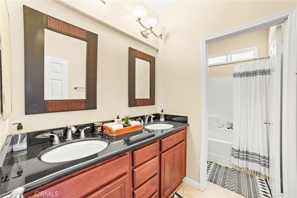 MLS #OC25104313 image #32