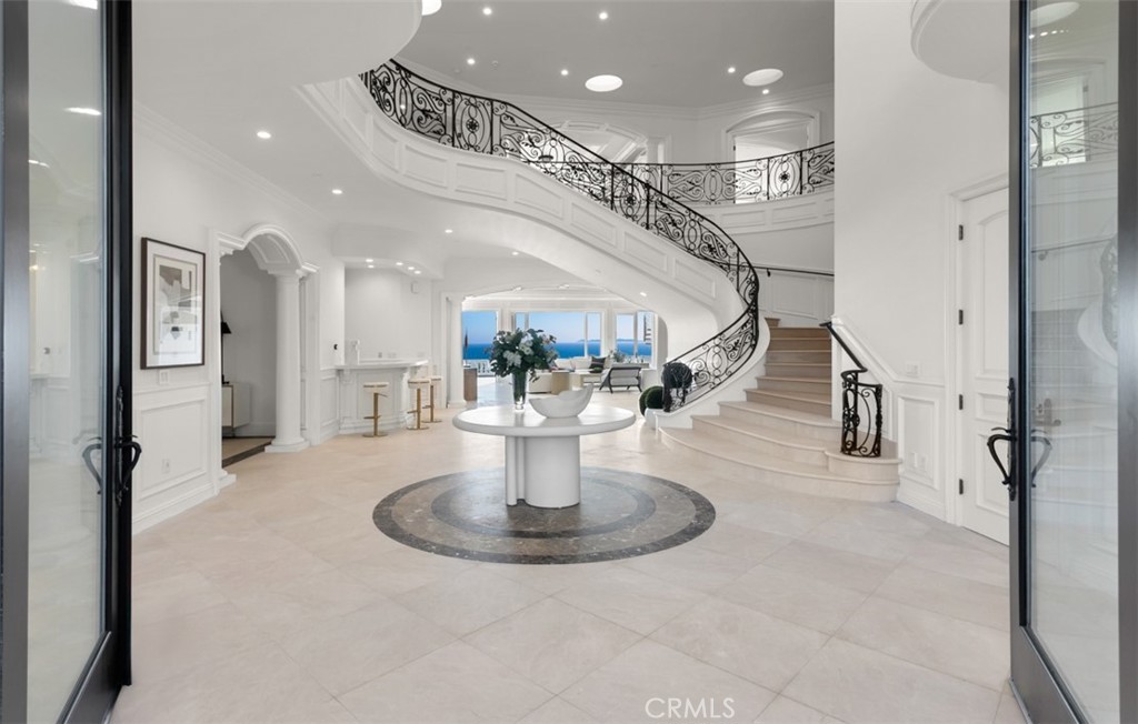 MLS #OC25104408 image #0