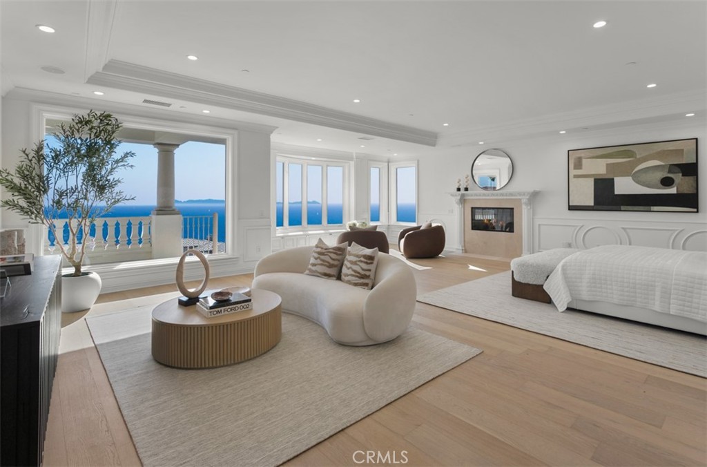 MLS #OC25104408 image #23