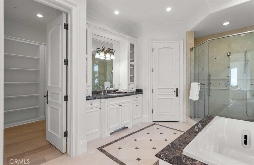 MLS #OC25104408 image #40