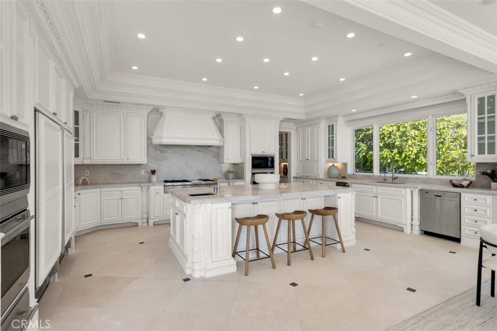 MLS #OC25104408 image #8