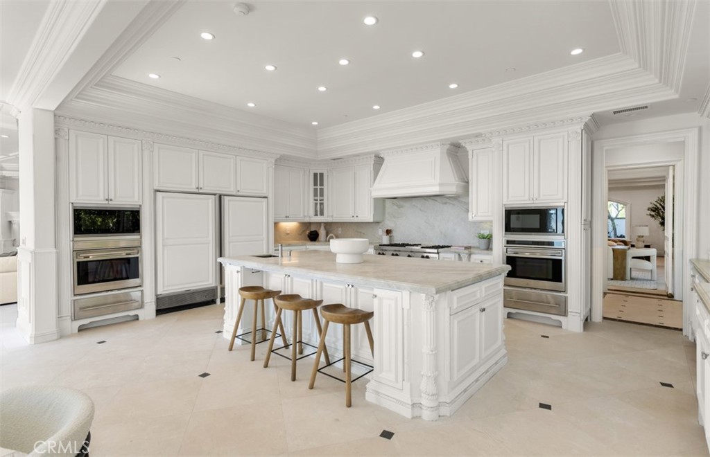 MLS #OC25104408 image #9